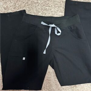 Figs scrubs Kade cargo pants XS petite In black